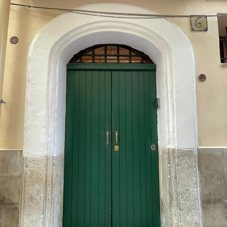 Il Serafino Holiday Suites Bari Exteriör bild