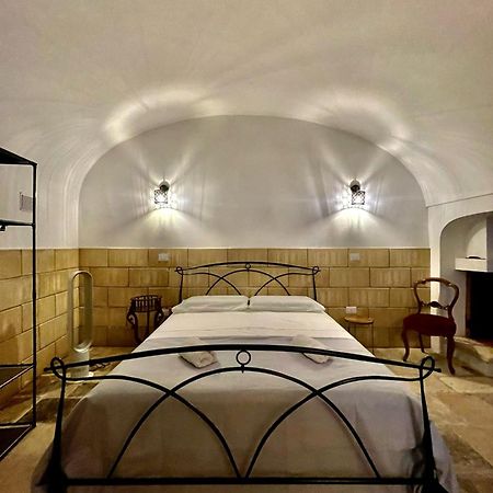 Il Serafino Holiday Suites Bari Exteriör bild