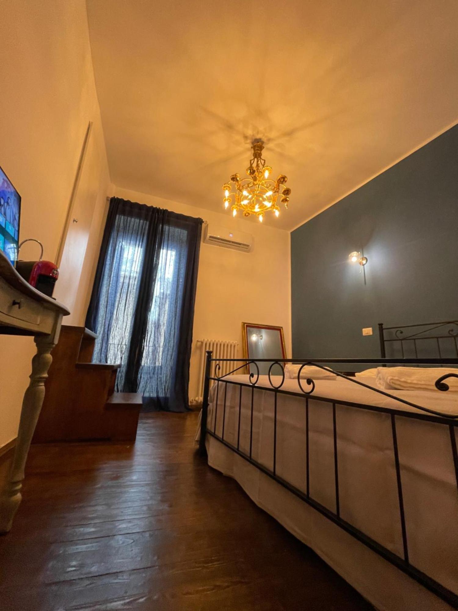 Il Serafino Holiday Suites Bari Exteriör bild