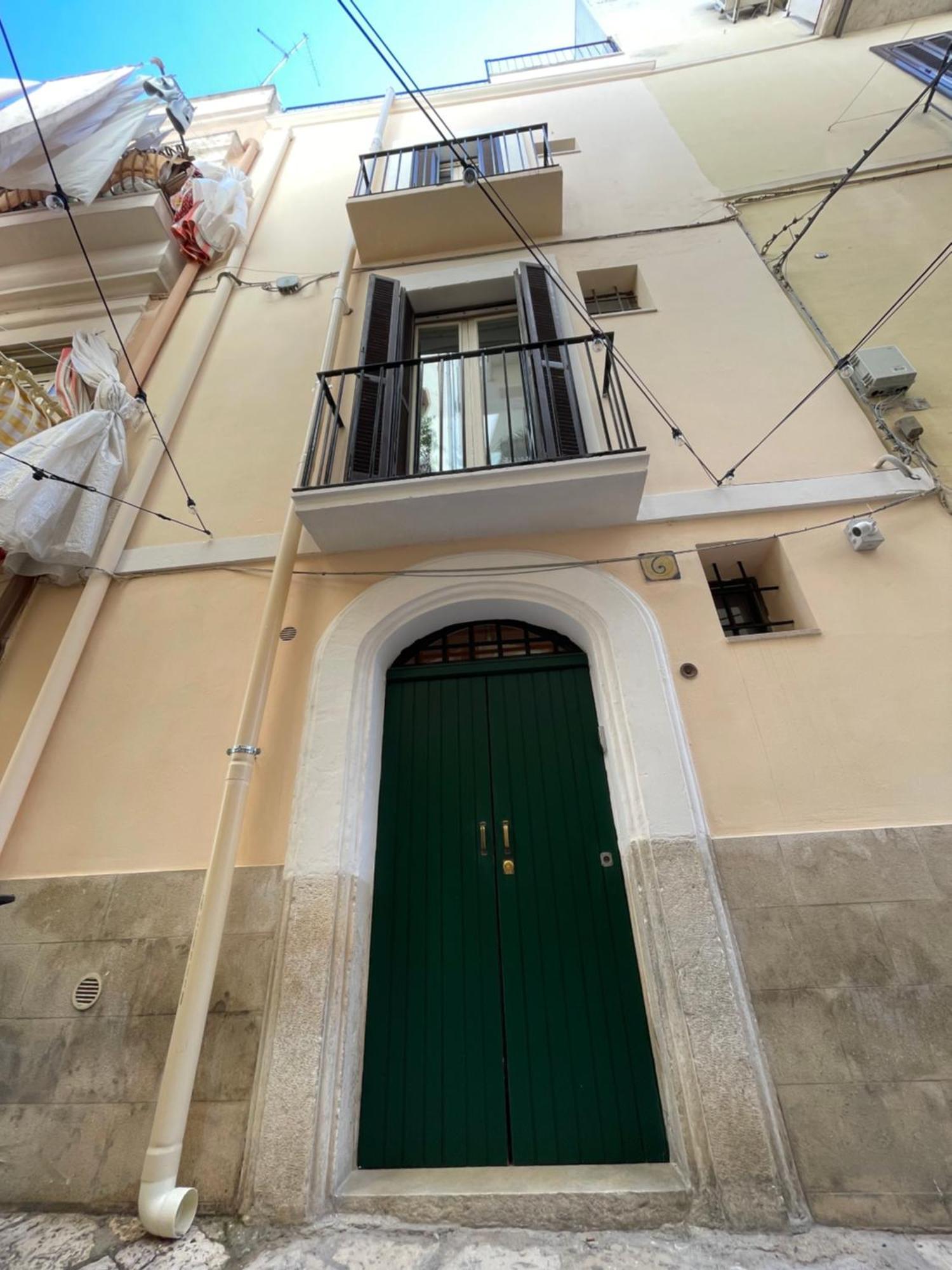 Il Serafino Holiday Suites Bari Exteriör bild