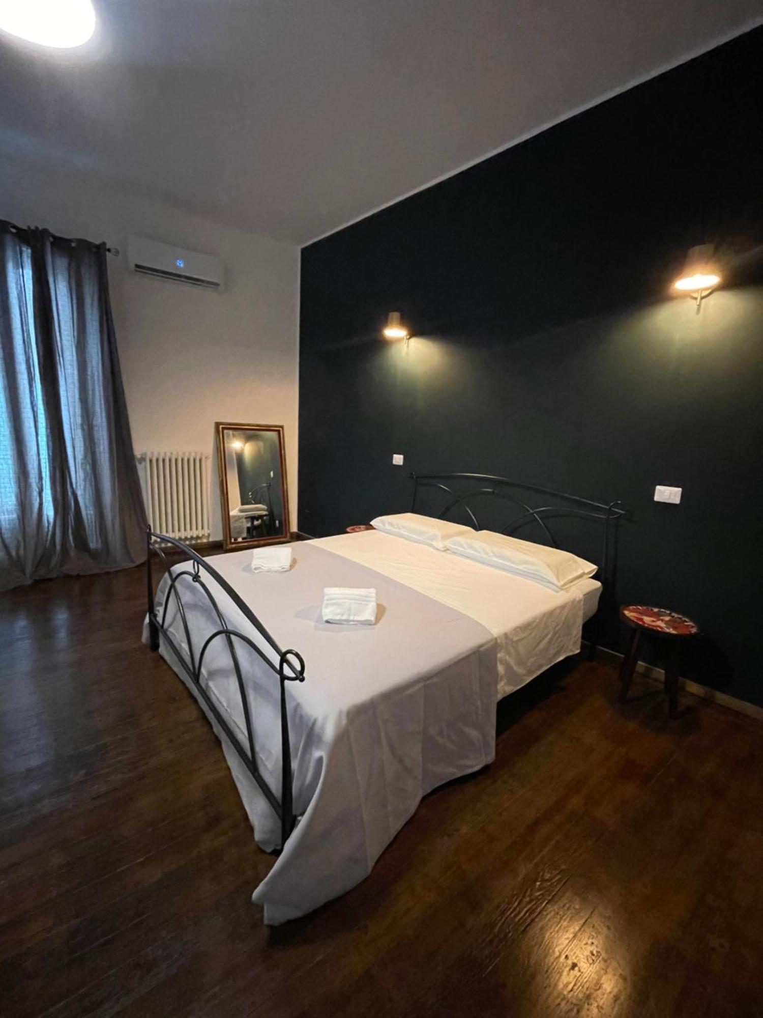 Il Serafino Holiday Suites Bari Exteriör bild
