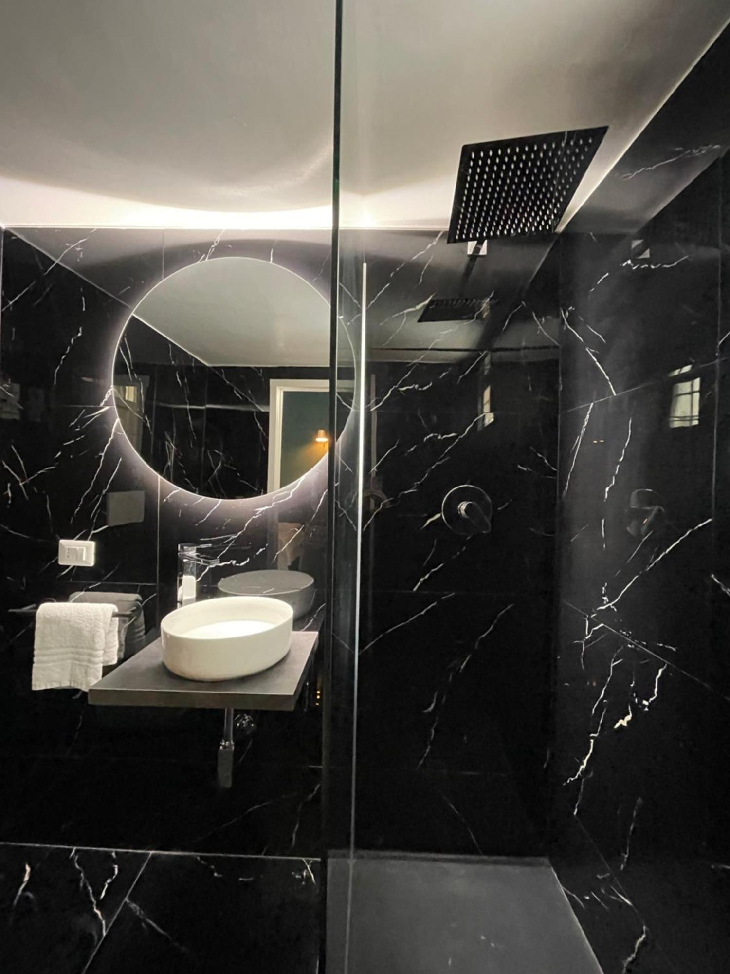 Il Serafino Holiday Suites Bari Exteriör bild