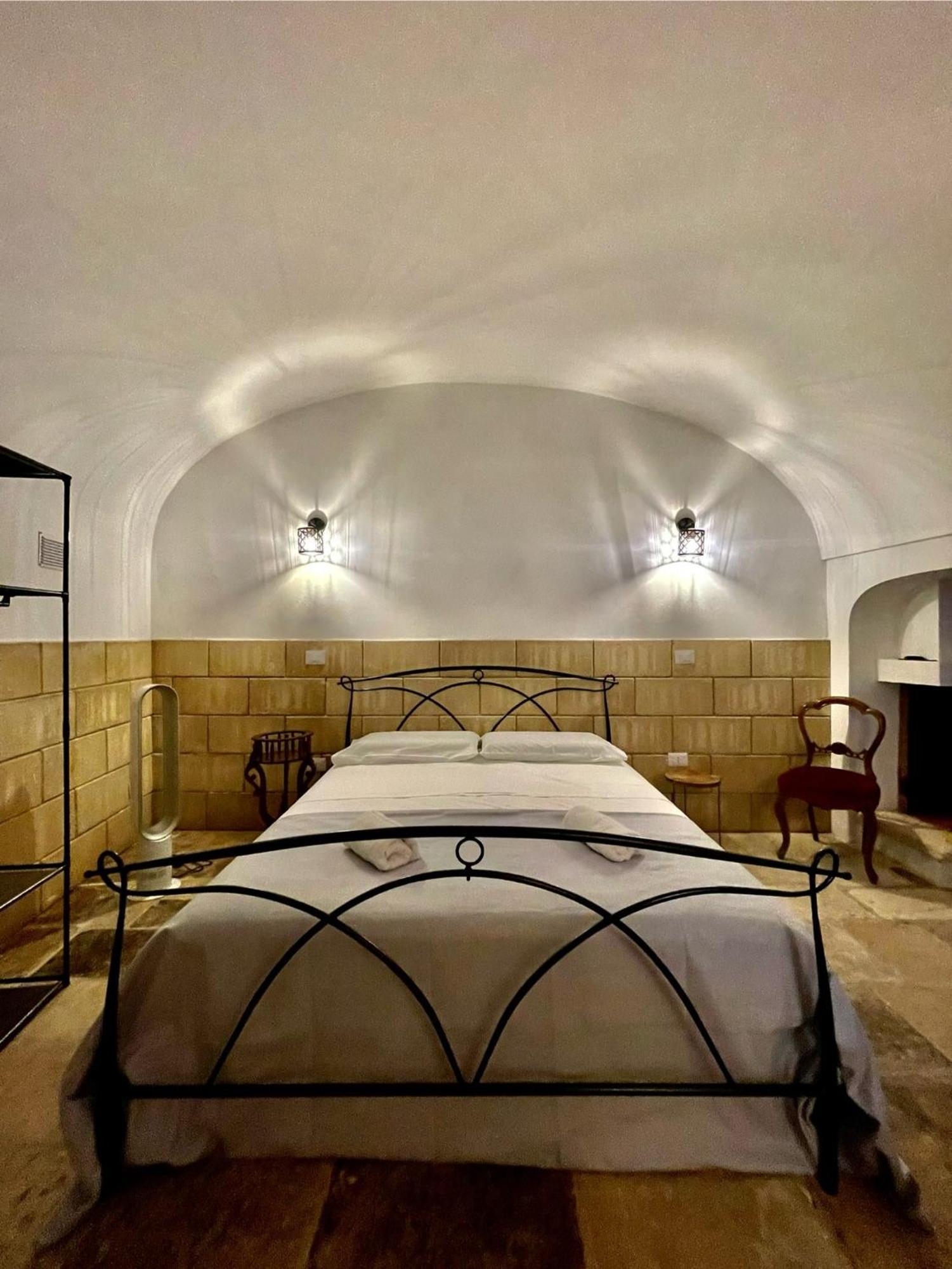 Il Serafino Holiday Suites Bari Exteriör bild